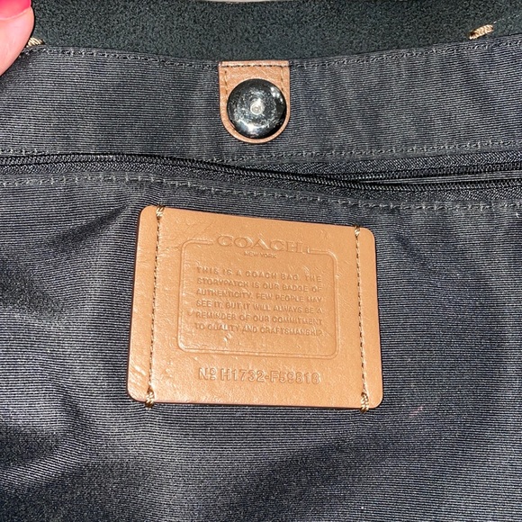 Coach Darby Tote - Picture 7 of 10